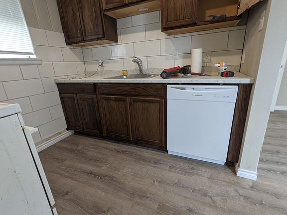 5th image of 3135-2 Cockrell Ave
