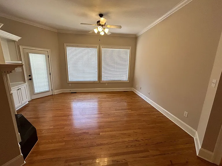 216 Rollingwood Cir NW — Photo 11