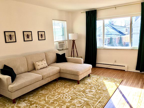 2nd image of 2948 Wardall Ave #4