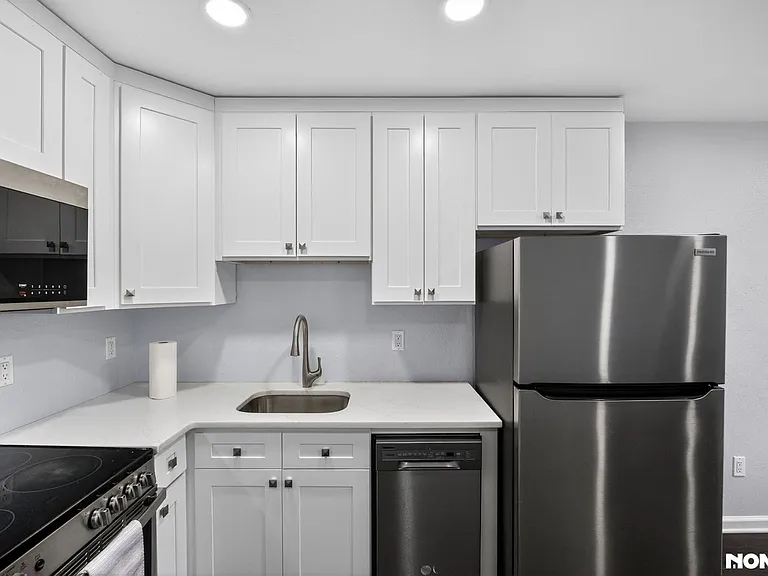 9 Vreeland Ave #3E — Photo 8