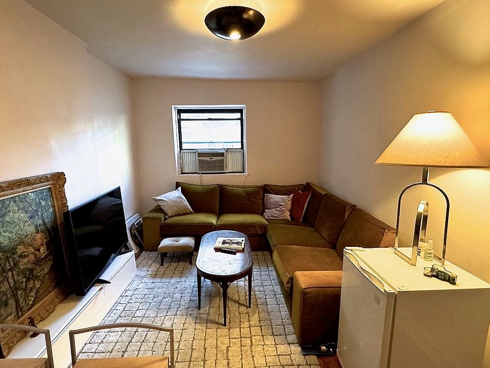 1st image of 309 W 78th St APT 8