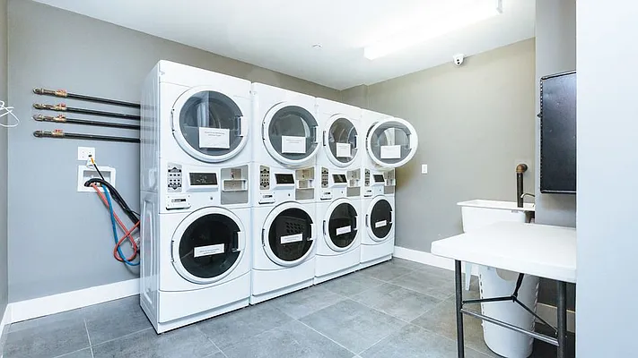 Rented by Nooklyn NYC LLC | media 31