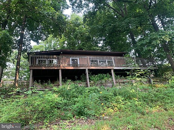 4th image of 1102 N Mountain Top Dr