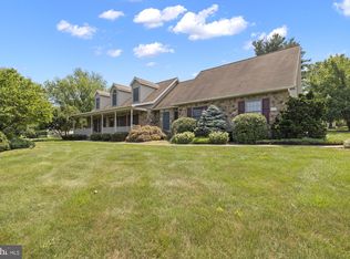 4515 Starview Rd, Mount Wolf, PA 17347