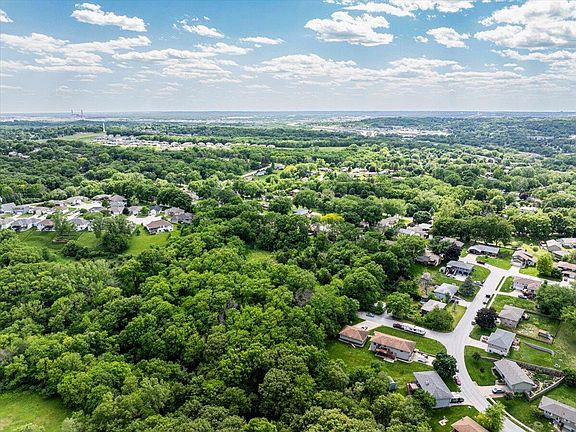 2nd image of Rosebud Ln