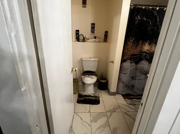 917 Manitoba Ave #1, South Milwaukee, WI 53172