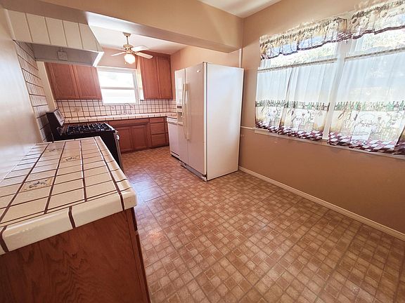 3rd image of 22055 Crespi St