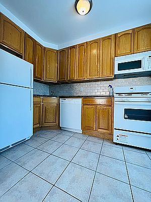 4th image of 2234 38th St #2