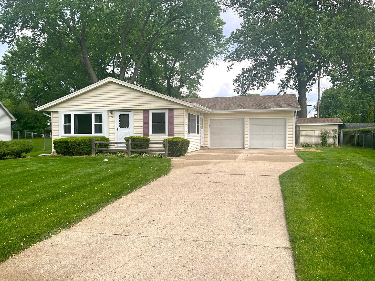 3 bed, 1.5 bath, 1176 sqft, $2,700 — Photo 1