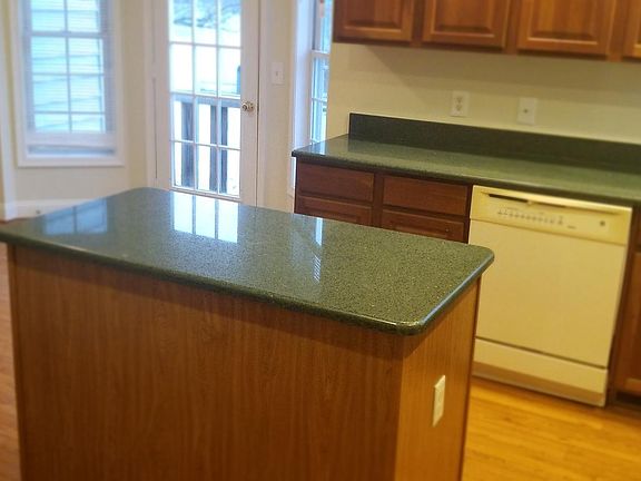 3rd image of 14 Stratford Hall Ct