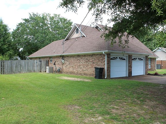 3rd image of 130 E Swoope Dr