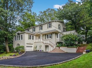 23 Inwood Cir, Chatham, NJ 07928