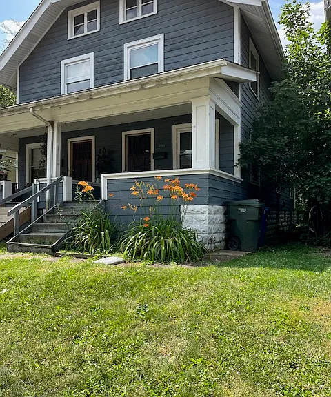 393 E Maynard Ave — Photo 1