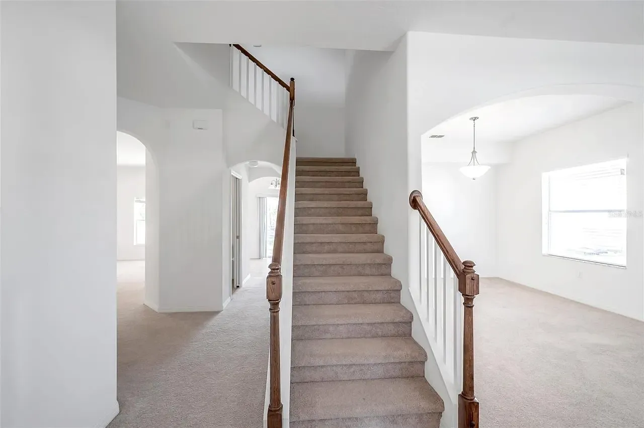 4 bed, 2.5 bath, 2355 sqft, $2,550 — Photo 4