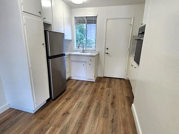 3rd image of 515 S Bernardo Ave #7