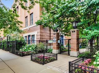 1137 W Monroe St Unit 9, Chicago, IL 60607