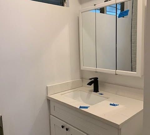 4th image of 5105 Bakman Ave #8