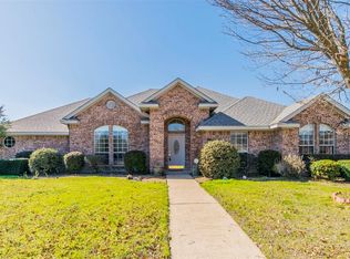 1644 Honeysuckle Ct, Cleburne, TX 76033