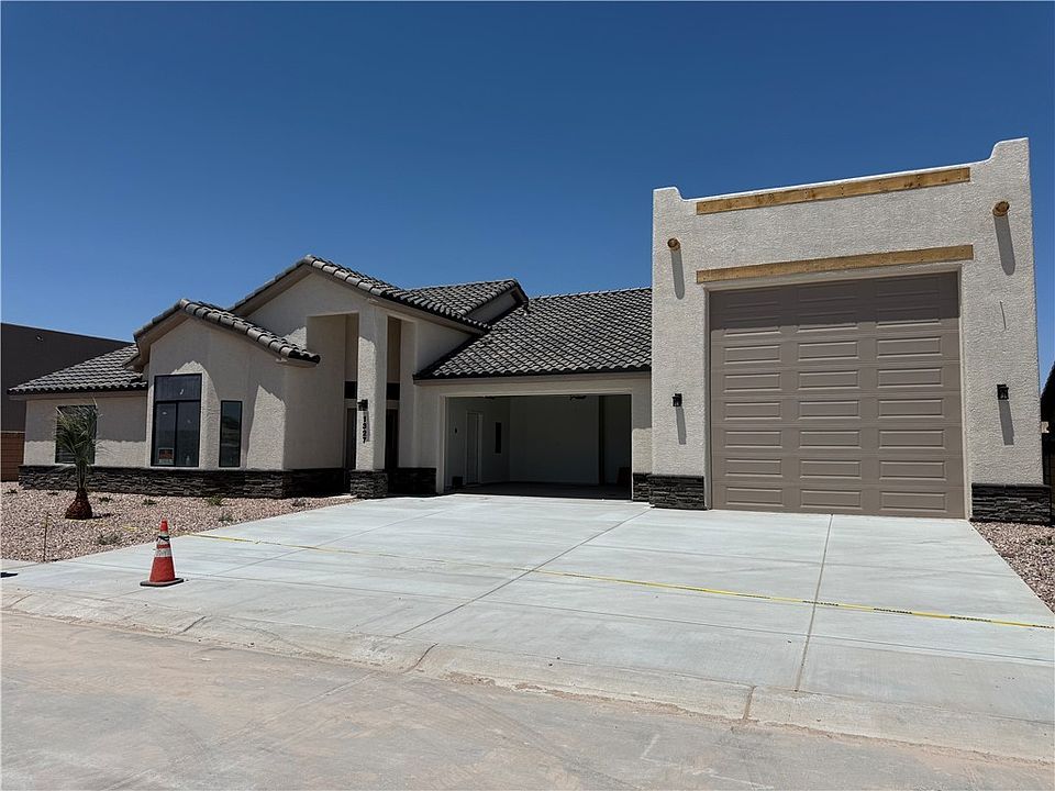 1st image of 1327 E Barbary Drive