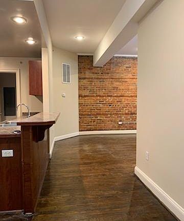 4th image of 627 High St APT B