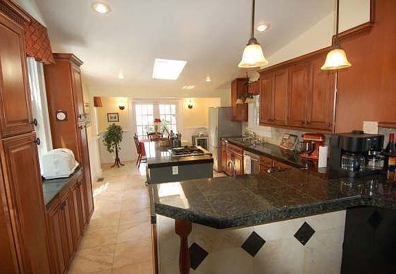 Wet bar