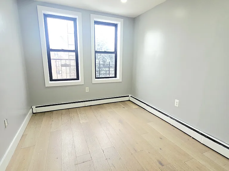 325 Avenue E #1B — Photo 9