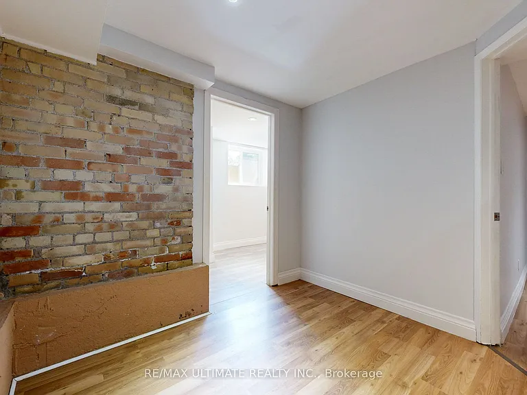 470 Oriole Pkwy #5 — Photo 9
