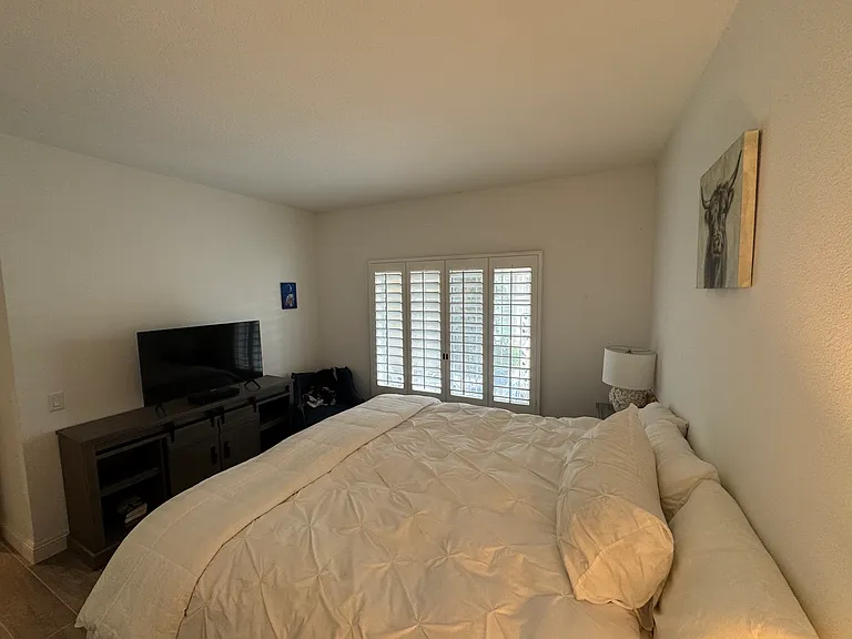 289 Vista Royale Cir W — Photo 24