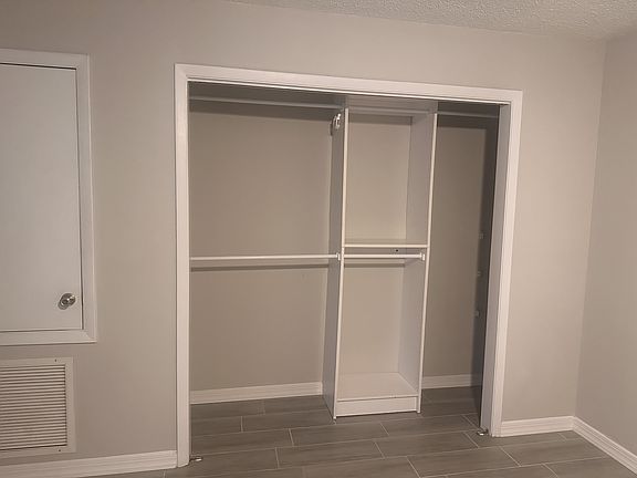 5th image of 2227 S Pine Ave #1
