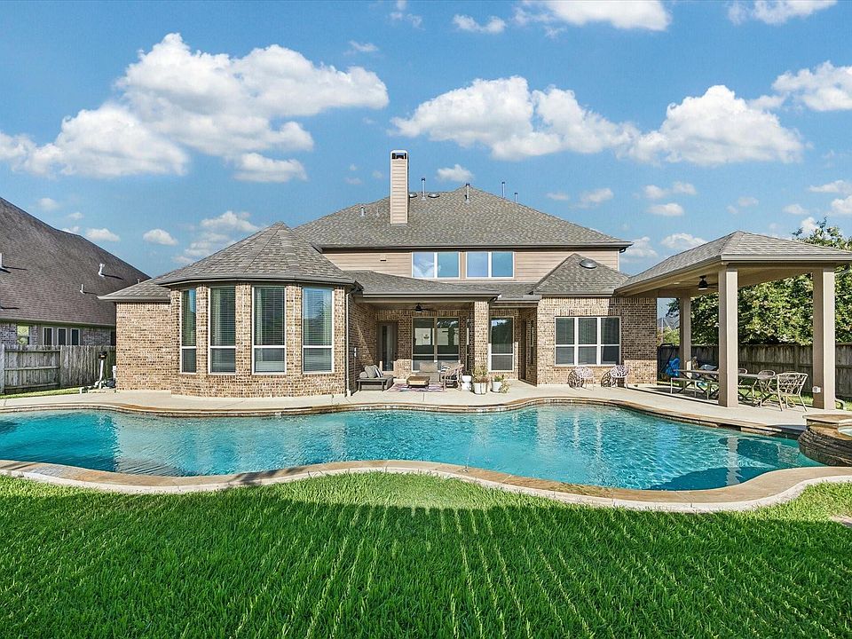 1st image of 2303 Draycutt Dr