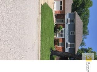 8916 E 81st St, Raytown, MO 64138