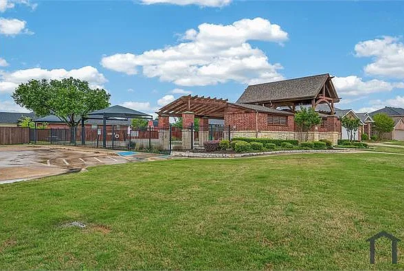 4 bed, 3012 sqft, $4,000 — Photo 4