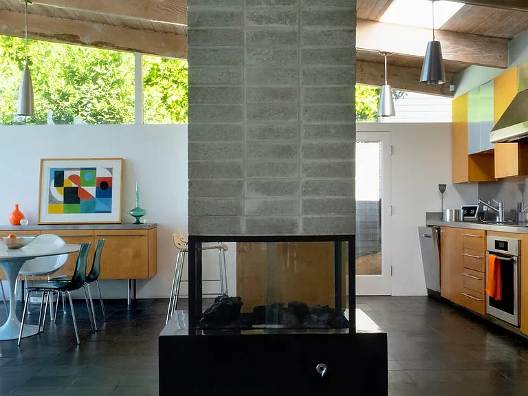 15146 Mulholland Dr — Photo 7