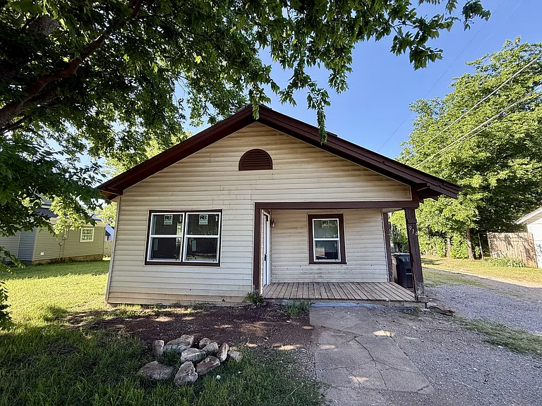 914 W Vinita Ave — Photo 8