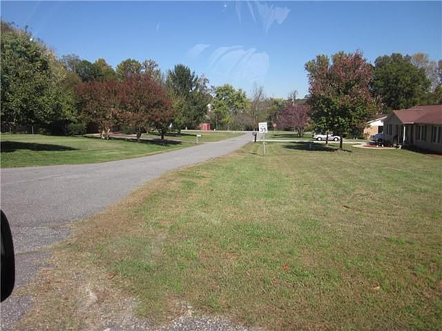 2nd image of 1922 Council Ave