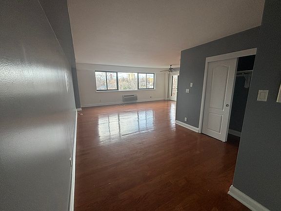 4th image of 60 Parkway Dr E APT 6J