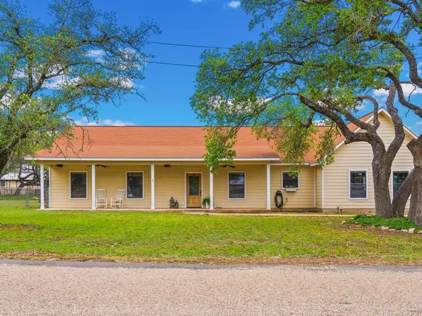 108 Oak Ave, Harper, TX 78631