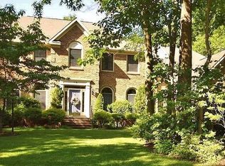 10 New London Ct, Voorhees, NJ 08043