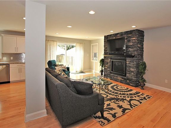 5th image of 2931 N Blair Ave