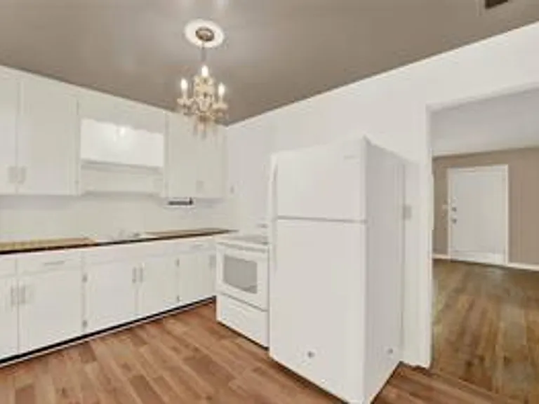 1016 Alba Dr — Photo 5