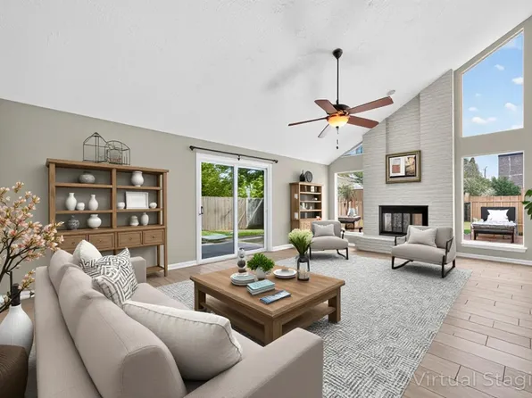 5054 Pine Cliff Dr, Houston, TX 77084