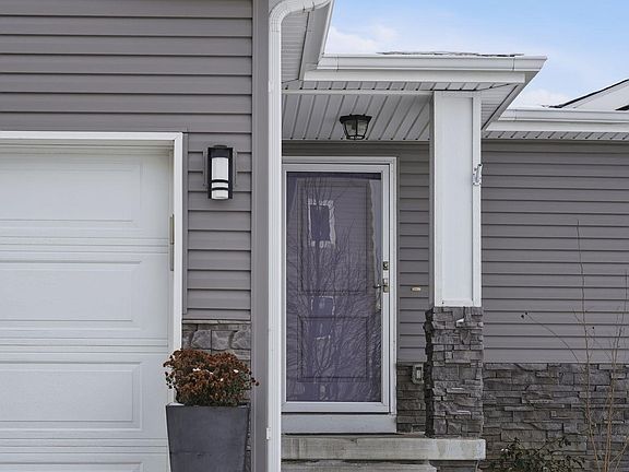 4th image of 7325 Yankee Woods Dr