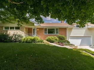 304 S Washington St, Edgewood, IA 52042