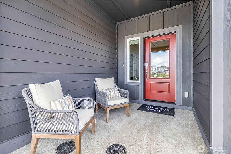 3rd image of 4971 Capilano Lane SW