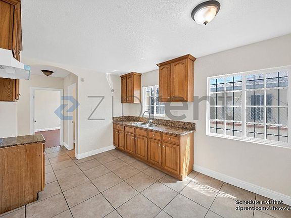 5th image of 1143 1/2 W 91st St
