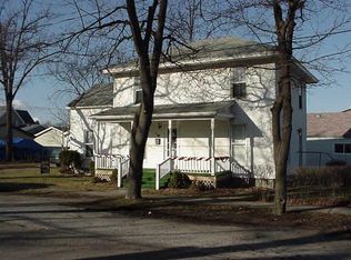 206 S Pearl St, Chesaning, MI 48616