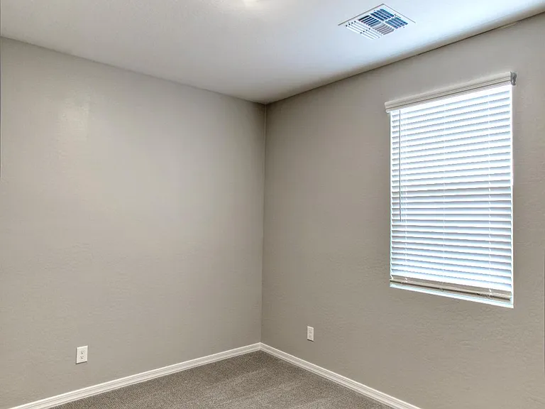 9426 E Saturn Ave — Photo 10