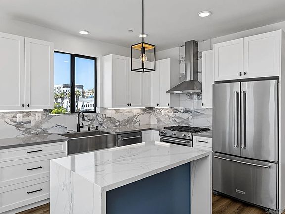 5th image of 146 S Myers St #2
