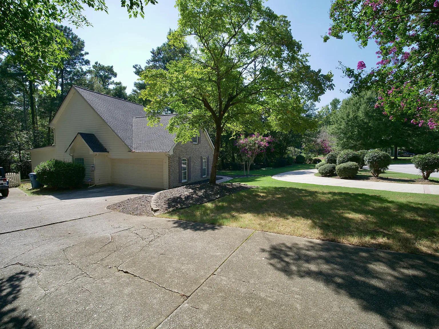 1750 Huntington Hill Trce — Photo 3