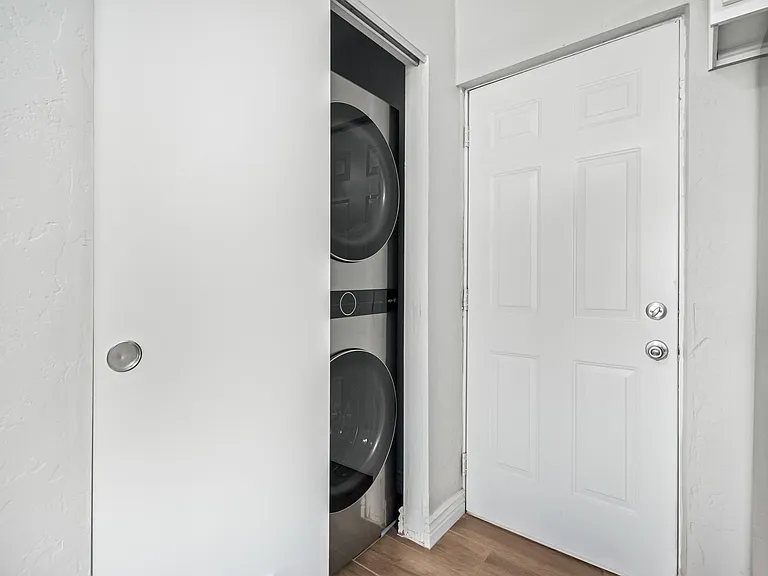 527 E Whitton Ave — Photo 22